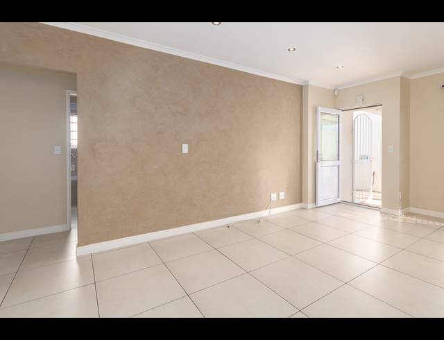 2 BEDROOM FREEHOLD SOLD IN SUNNINGDALE